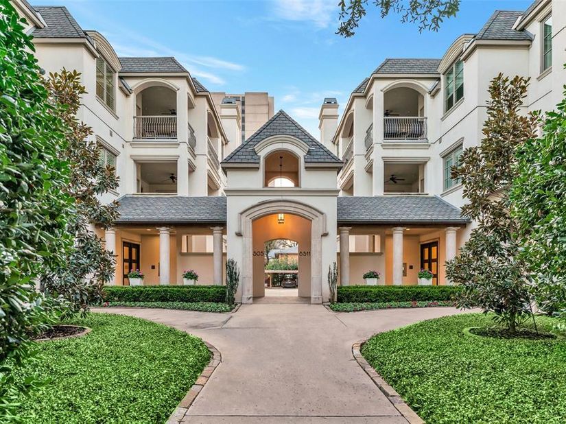 8511  Edgemere Road  201, Dallas Texas 75225