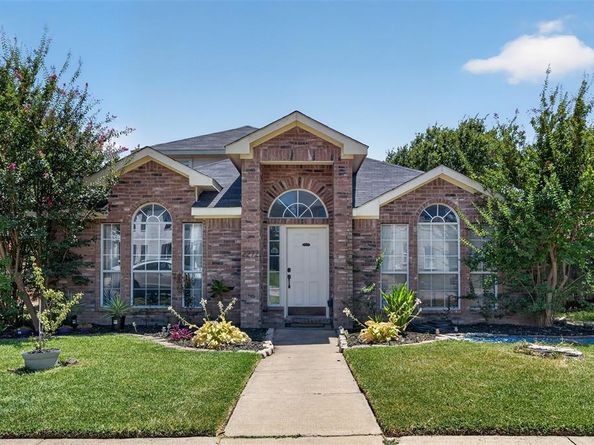 2272  Bresee Drive , Carrollton Texas 75010