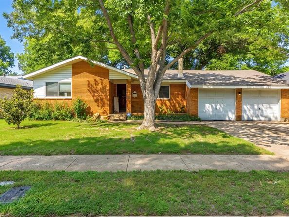1916  Valley Lane , Arlington Texas 76013