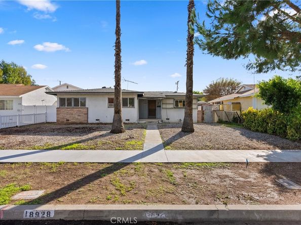 18928 Victory Boulevard, Tarzana CA 91335