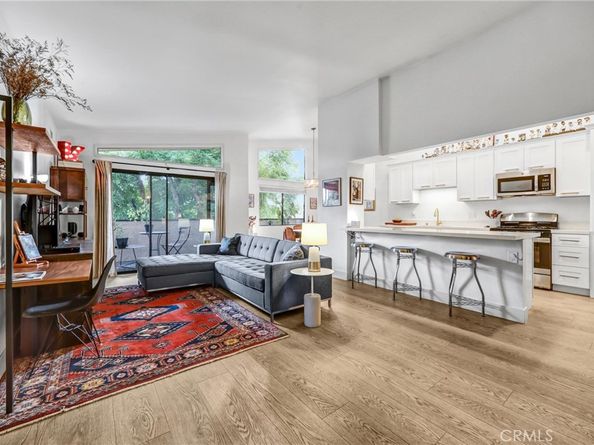 5805 Whitsett Avenue 201, Valley Village CA 91607