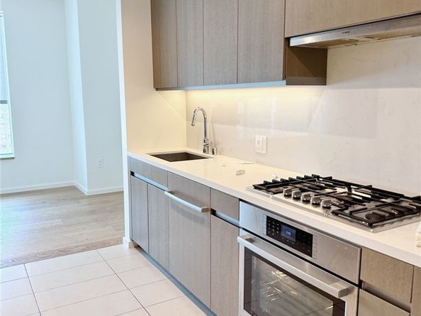 889 Francisco 2505, Los Angeles CA 90017