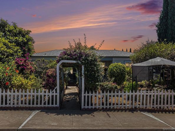 74 E St, Chula Vista CA 91910