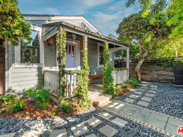 1016 Oakwood Avenue, Venice CA 90291