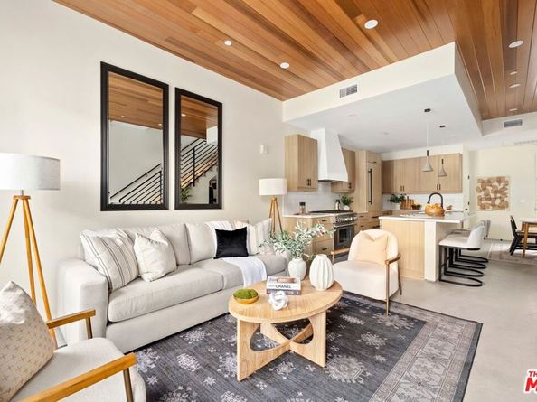 1011 N Ogden Drive 103, West Hollywood CA 90046