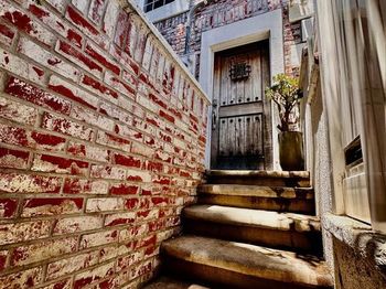 2225 N Cahuenga Boulevard