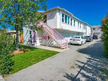 331 W Windsor Road