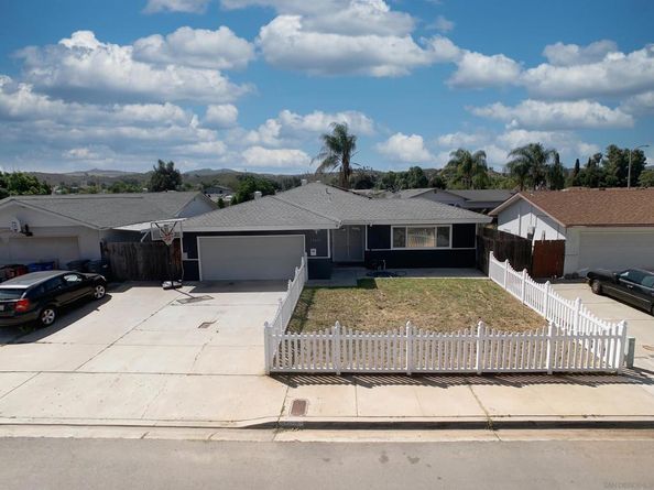 13035 Laurel St., Lakeside CA 92040