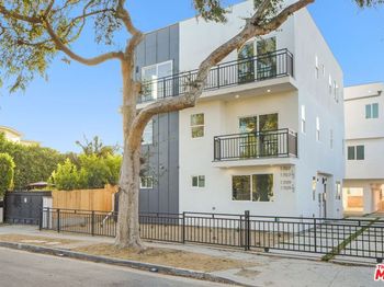 1709 S Burnside Avenue