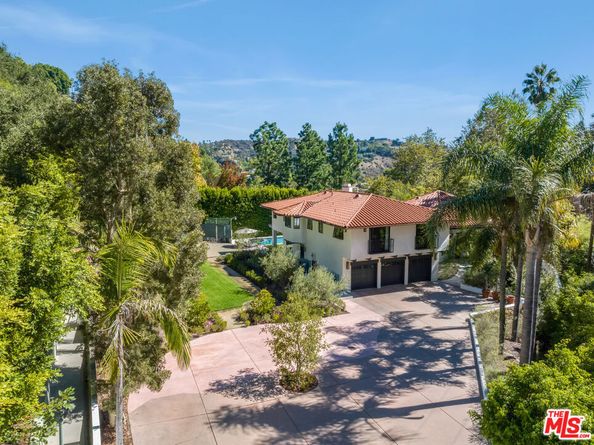 7651 Willow Glen Road, Los Angeles CA 90046