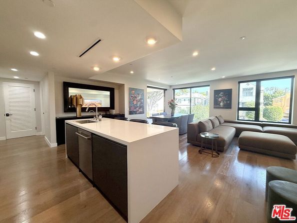 1017 N Croft Avenue 201, Los Angeles CA 90069