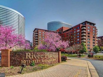 1021 Arlington Boulevard