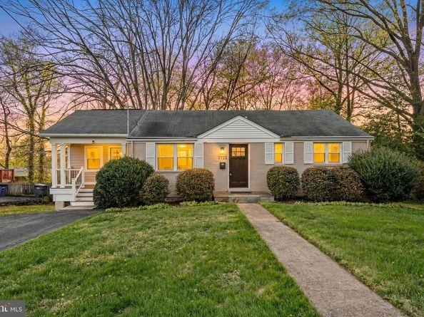 2722 Woodley Place, Falls Church VA 22046