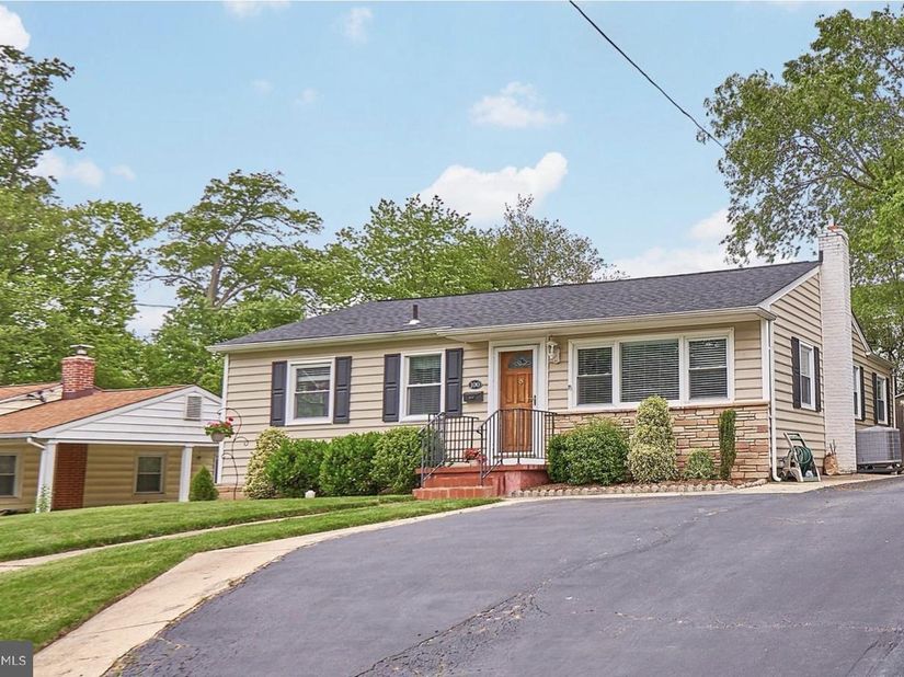 100 Tapawingo Road SE, Vienna VA 22180