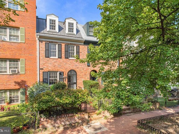 213 9TH Street SE, Washington DC 20003