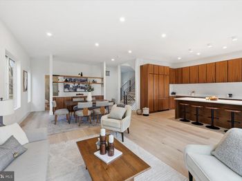 1237 Franklin Street NE