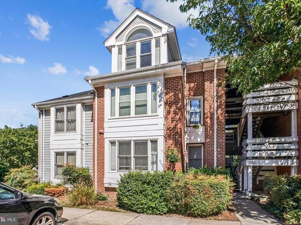 7592 Lakeside Village Drive, Falls Church VA 22042