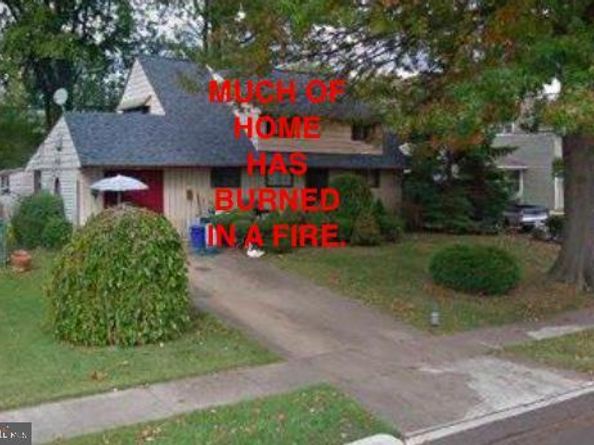 84 Ice Pond Road, Levittown PA 19057