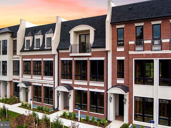 7047 Liberty Lane 32, Mclean VA 22101