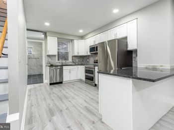 5208 Glenloch Street