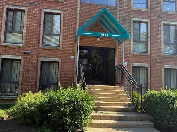 1631 Gainesville Street SE 301, Washington DC 20020