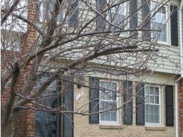 1034 Salisbury Court, Sterling VA 20164