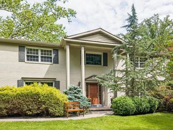801 N Woodbine Avenue