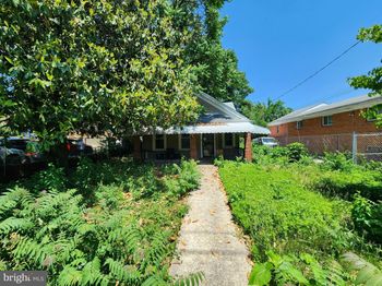 4506 Brooks Street NE