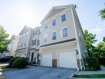 14  B Hillview Circle