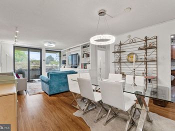 1250 4TH Street SW