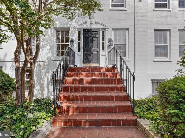11 2nd Street NE 208, Washington DC 20002