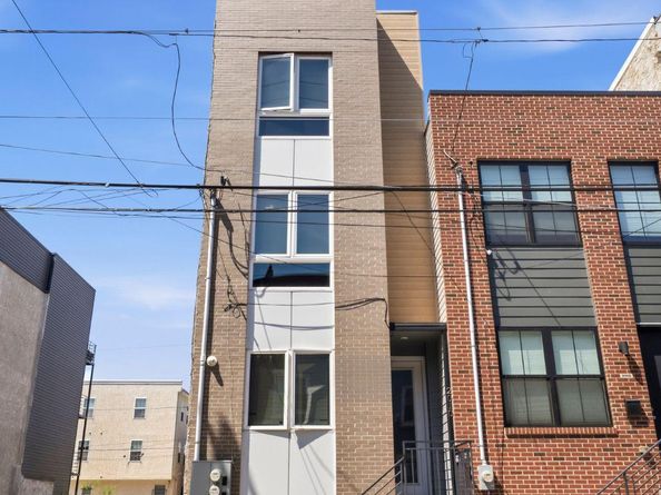 2010 N 8TH Street, Philadelphia PA 19122