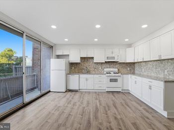 100 E Glenolden Avenue