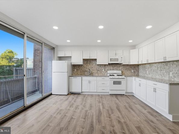 100 E Glenolden Avenue R10, Glenolden PA 19036