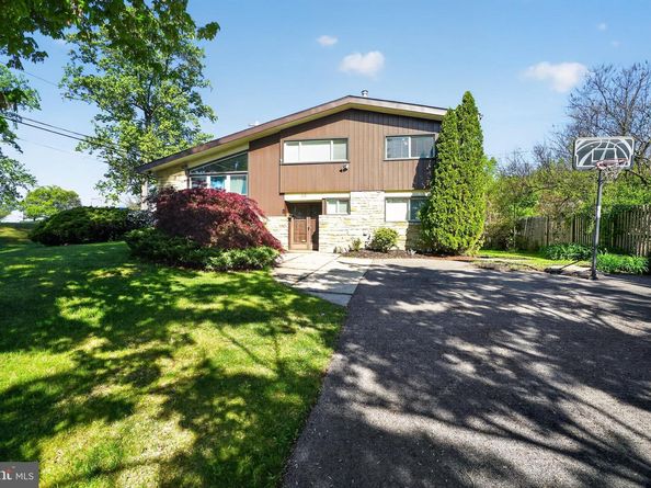 64 Red Rowan Lane, Plymouth Meeting PA 19462