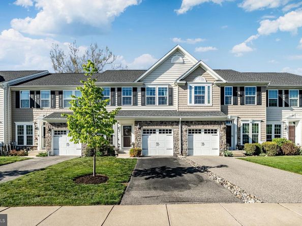 31 Hawkswell Circle, Oreland PA 19075