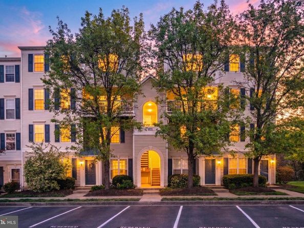 21840 Elkins Terrace 301, Sterling VA 20166