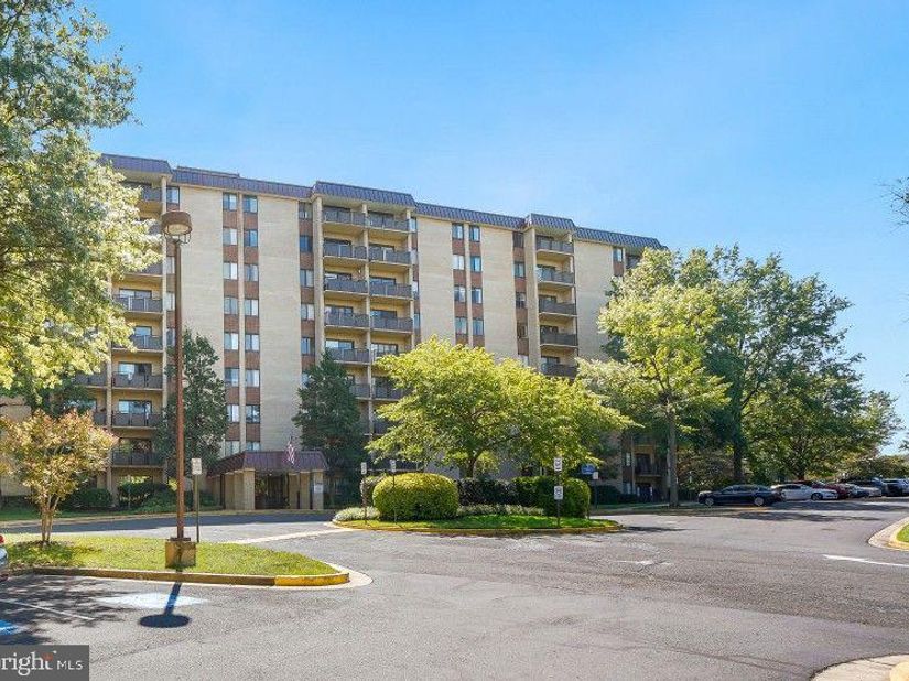 3101 S Manchester Street 318, Falls Church VA 22044