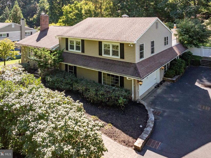 2315 Willow Brook Drive, Huntingdon Valley PA 19006