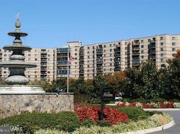 8340 Greensboro