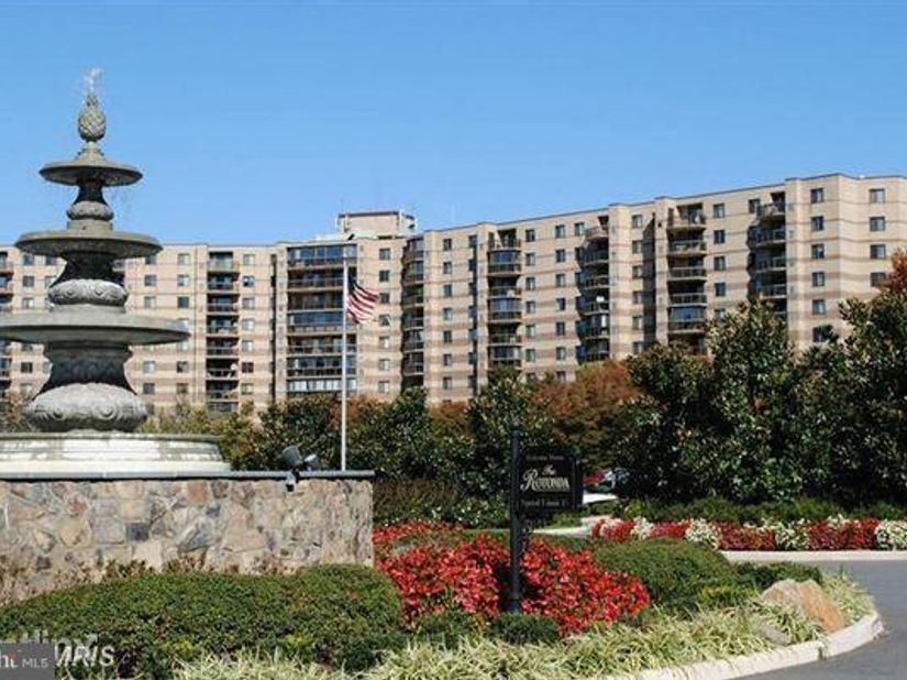 8340 Greensboro 303, Mclean VA 22102