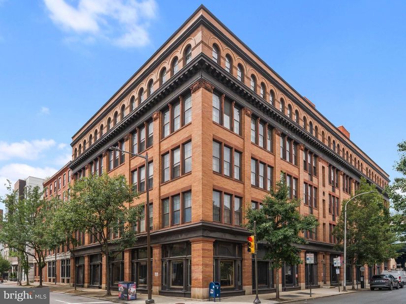301 Race Street 215, Philadelphia PA 19106