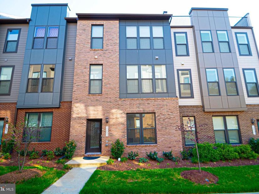 2453 Liberty Loop, Herndon VA 20171