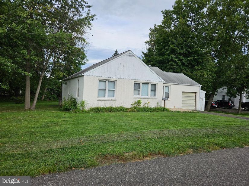 54 Poplar Avenue, Warrington PA 18976