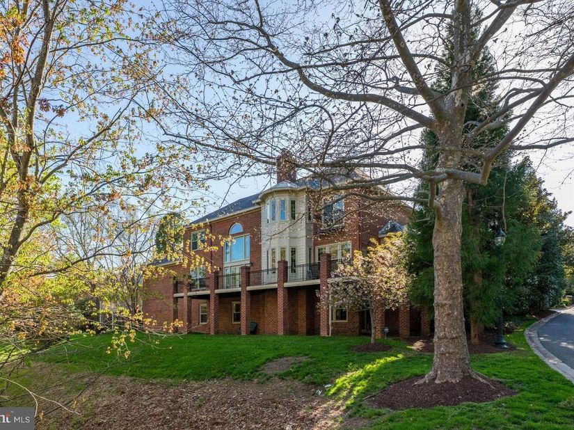 9702 Beman Woods Way, Potomac MD 20854
