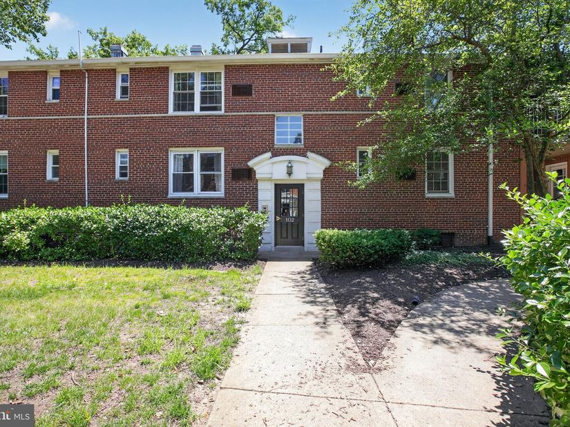 102 N George Mason Drive 1022, Arlington VA 22203