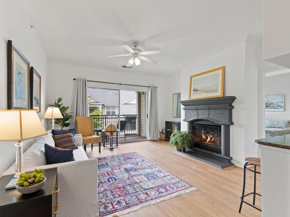 12949 Centre Park Circle 404, Herndon VA 20171