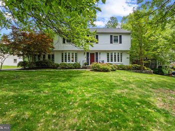 1007 Westbriar Drive NE