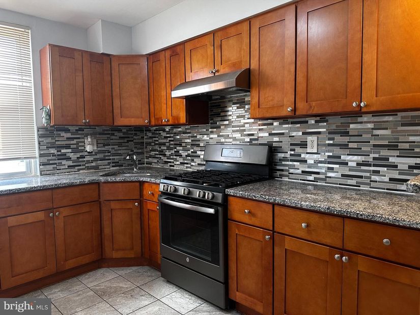 574 E Cheltenham Avenue, Philadelphia PA 19120