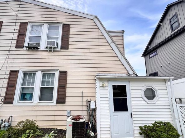 202 N Aberdeen Avenue, Wayne PA 19087